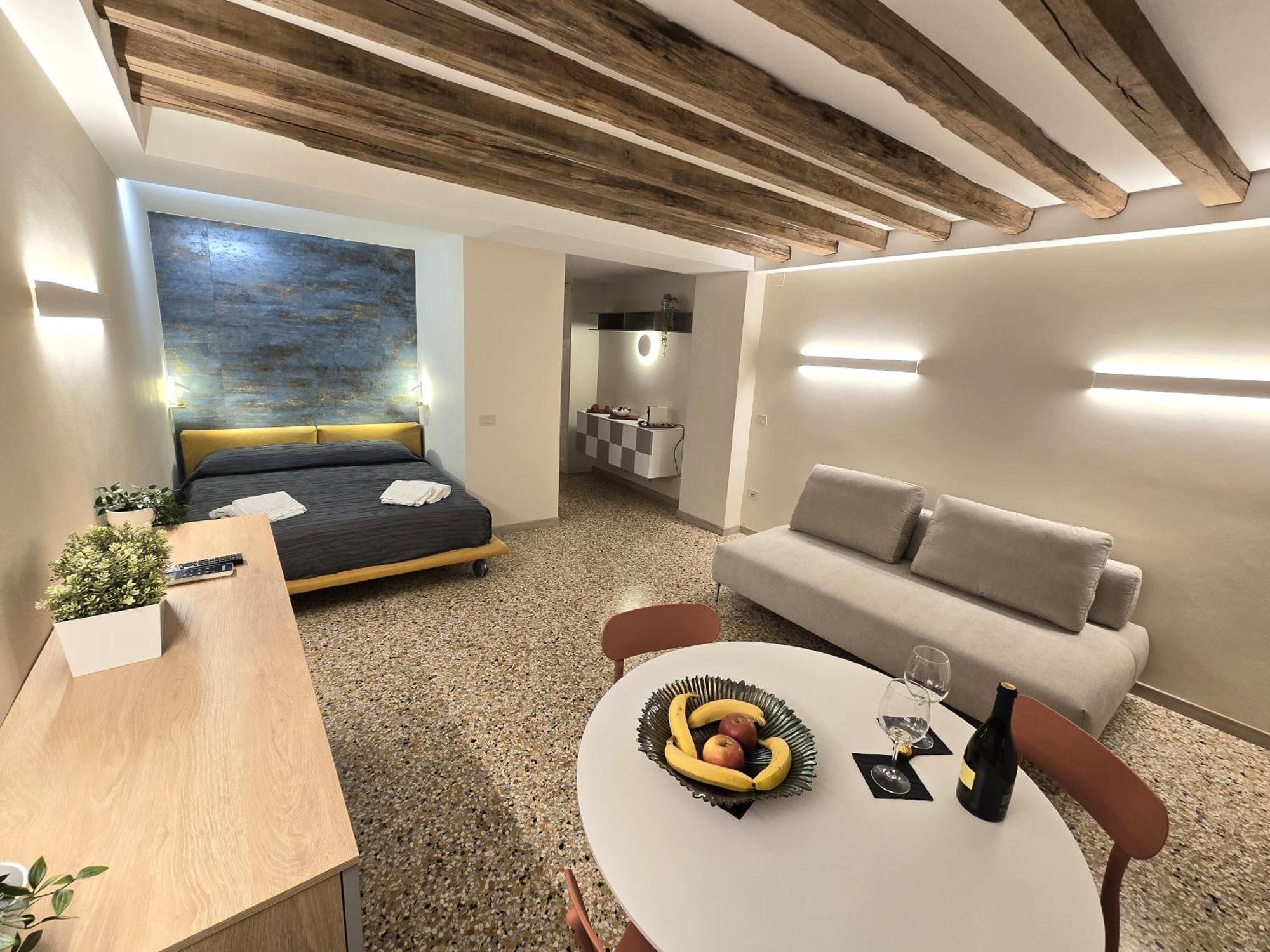 Cozy Studio With Canal View Βενετία Εξωτερικό φωτογραφία