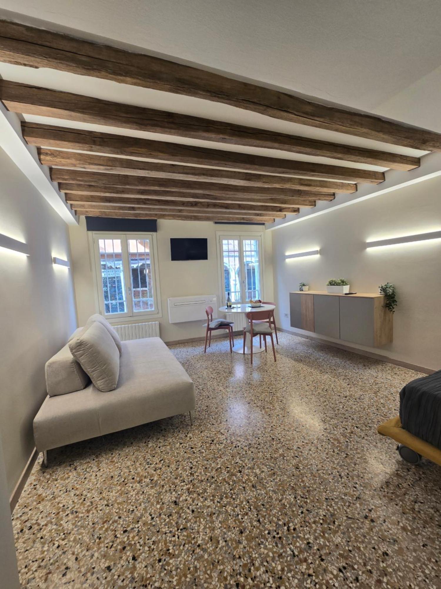 Cozy Studio With Canal View Βενετία Εξωτερικό φωτογραφία