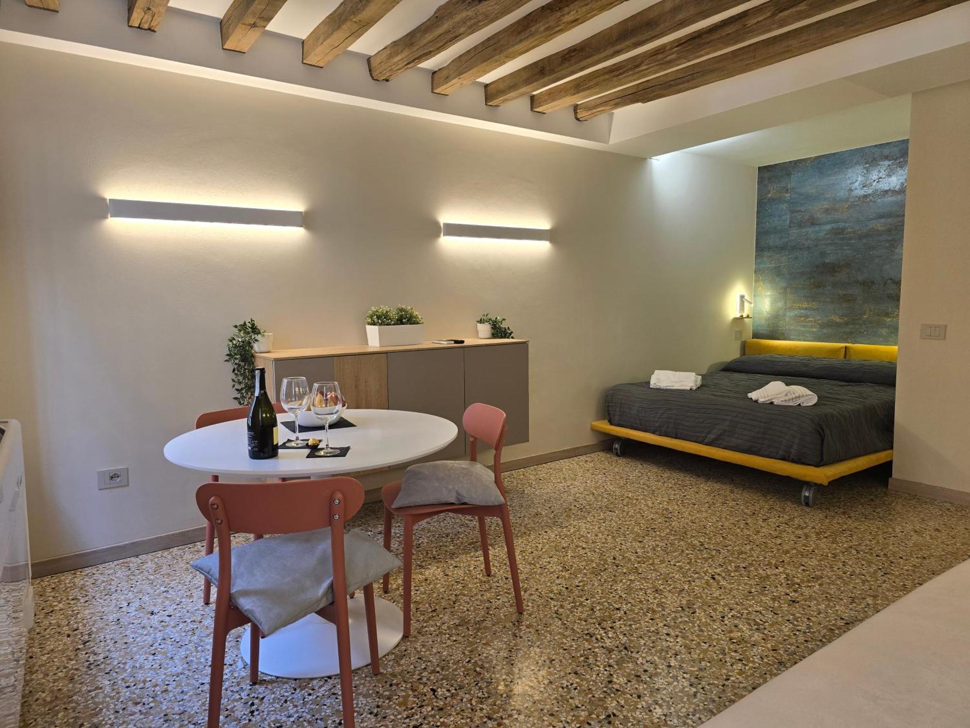 Cozy Studio With Canal View Βενετία Εξωτερικό φωτογραφία
