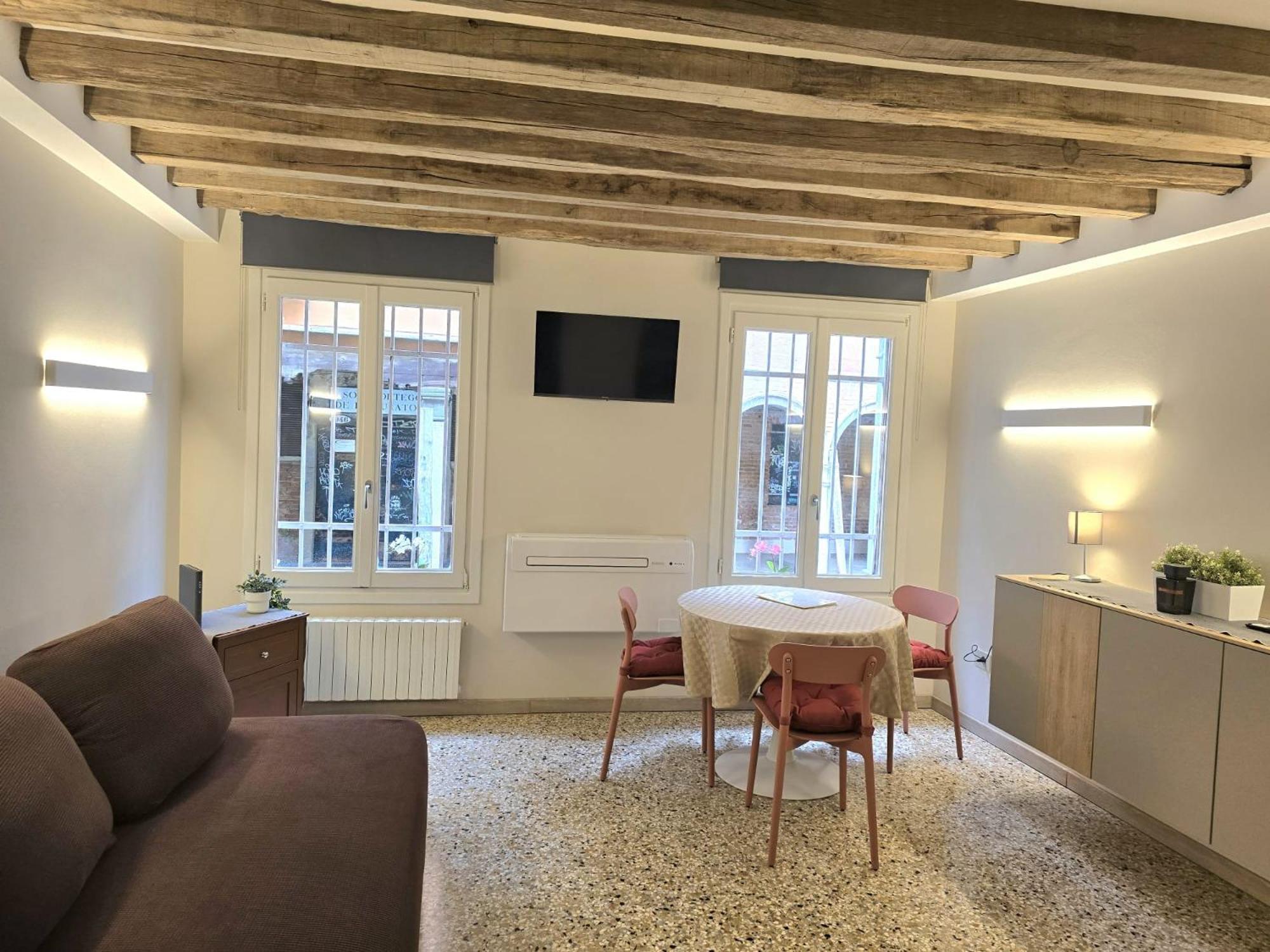 Cozy Studio With Canal View Βενετία Εξωτερικό φωτογραφία